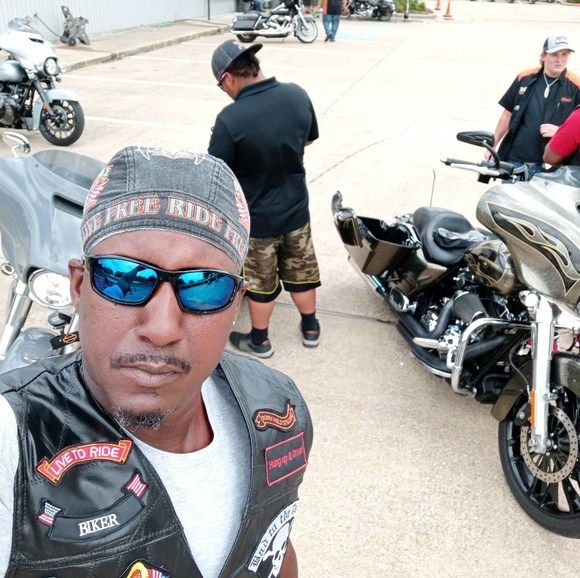 Meet your Posher, Aaron - Picture 1 of 1